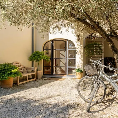 La Maison Des Olivettes 4* Юзес