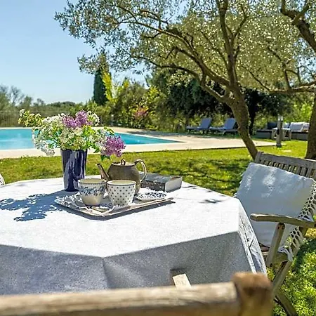 ベッド・アンド・ブレックファスト La Maison Des Olivettes 4*